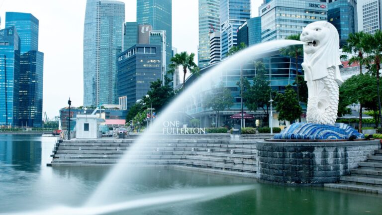 Go To Merlion Park by MRT