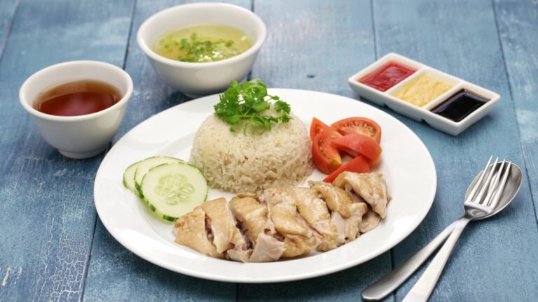 Dive into Deliciousness: Singapore’s Iconic Chicken Rice